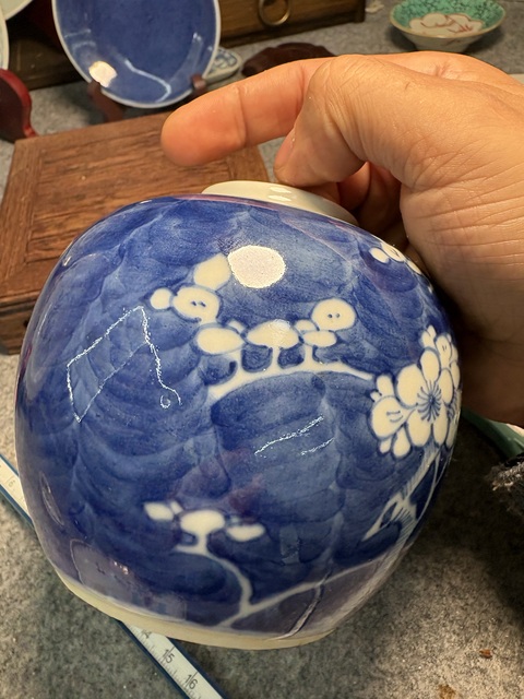 古玩陶瓷青花冰梅圖罐真品鑒賞圖