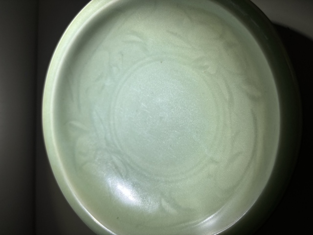 古玩陶瓷龍泉青瓷刻花諸葛碗真品鑒賞圖