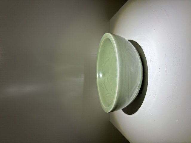 古玩陶瓷龍泉青瓷刻花諸葛碗真品鑒賞圖