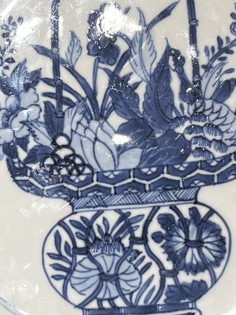 古玩陶瓷清康熙青花提籃盤真品鑒賞圖