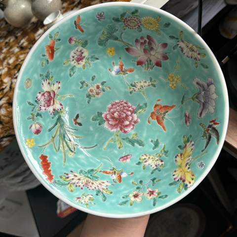 古玩陶瓷民國 松石綠地粉彩花卉紋碗真品鑒賞圖