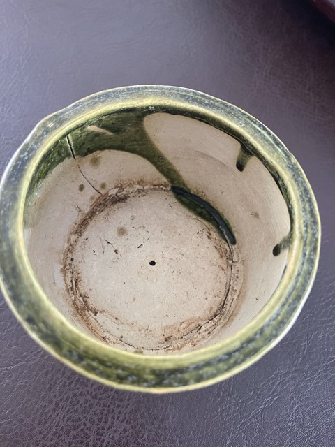 古玩陶瓷綠釉花卉紋三足爐真品鑒賞圖