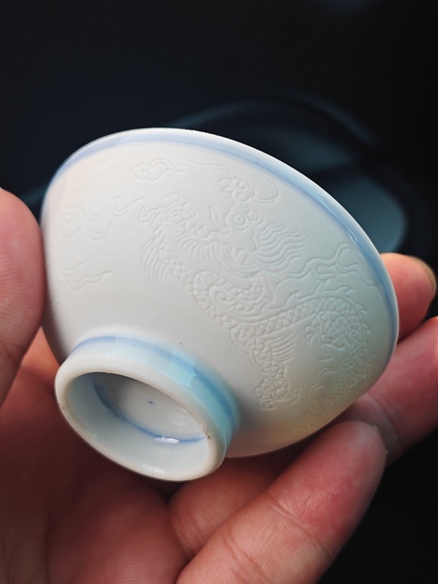 古玩陶瓷日本明治青花魚化龍紋茶碗，工藝即是日本真品鑒賞圖