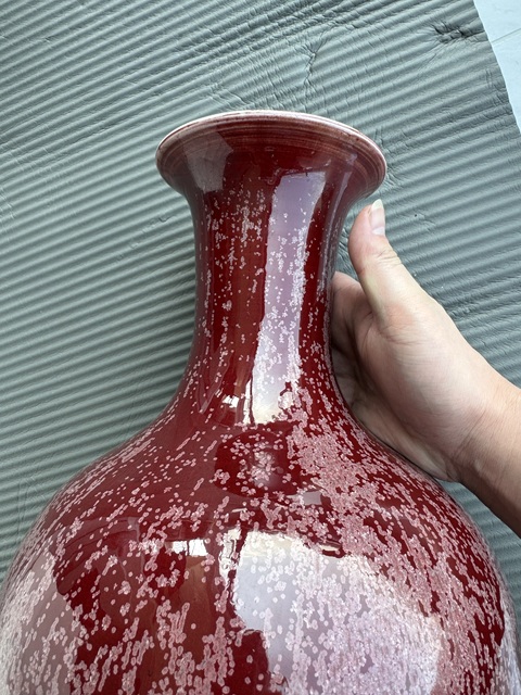 古玩陶瓷郎紅釉撇口瓶真品鑒賞圖