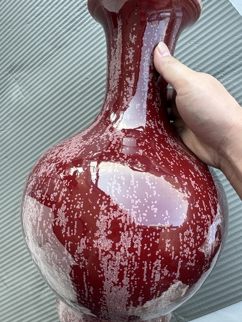 古玩陶瓷郎紅釉撇口瓶真品鑒賞圖