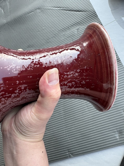 古玩陶瓷郎紅釉撇口瓶真品鑒賞圖