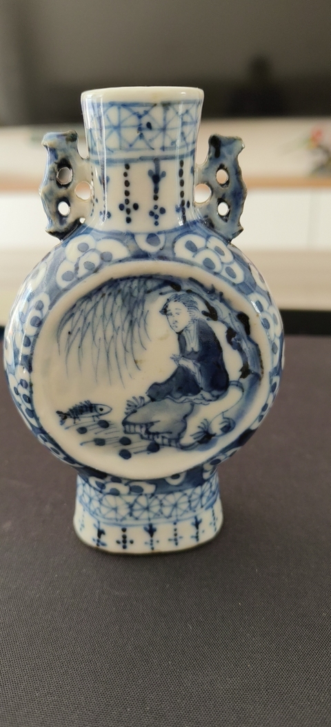 古玩陶瓷仕女紋青花抱月瓶真品鑒賞圖