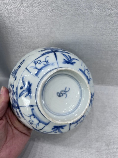 古玩陶瓷青花花卉紋瓜棱碗真品鑒賞圖
