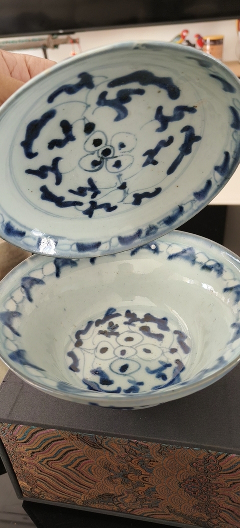 古玩陶瓷花卉紋青花碗真品鑒賞圖