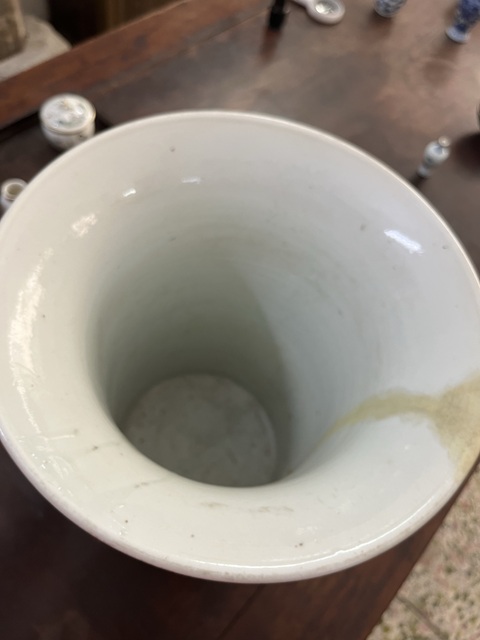 古玩陶瓷蕉葉紋青花束腰花觚真品鑒賞圖