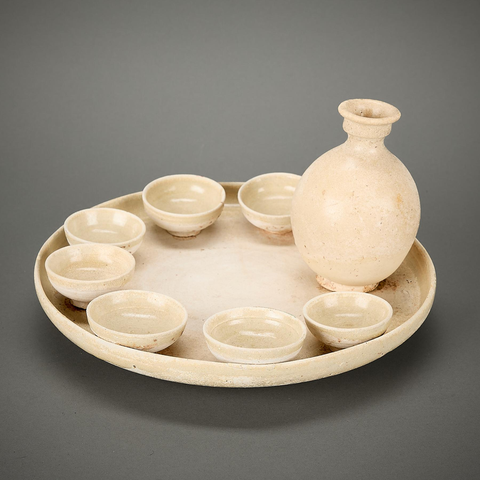 古玩陶瓷鞏縣窯白釉盤口瓶和杯真品鑒賞圖