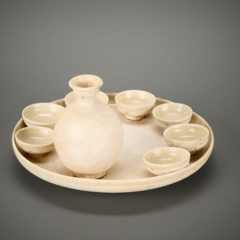 古玩陶瓷鞏縣窯白釉盤口瓶和杯真品鑒賞圖