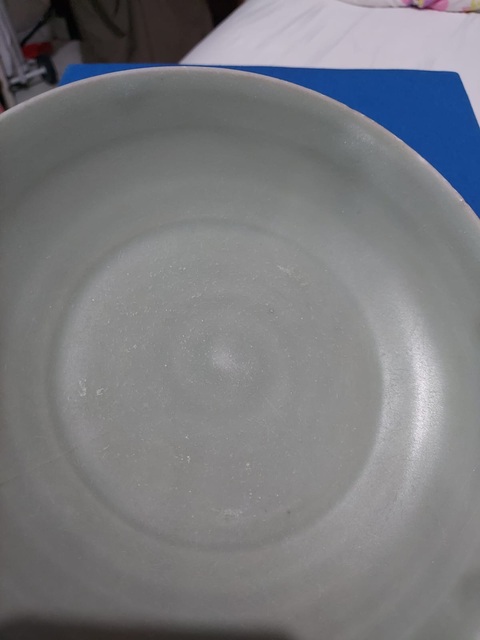古玩陶瓷龍泉窯青釉盤真品鑒賞圖