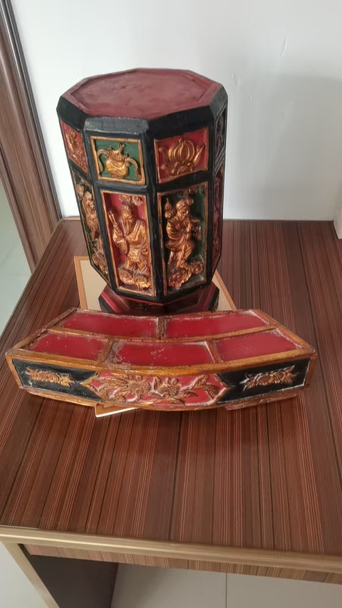 古玩雜項大漆描金雕刻貢臺拍賣，當前價格100000元