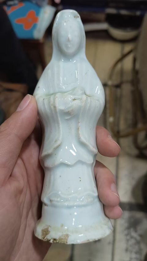 古玩陶瓷德化白瓷觀音菩薩造像真品鑒賞圖