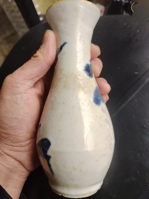 古玩陶瓷哥釉青花鹿紋瓶真品鑒賞圖