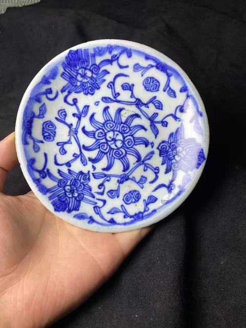 古玩陶瓷清中期花卉紋青花盤拍賣，當前價格138元