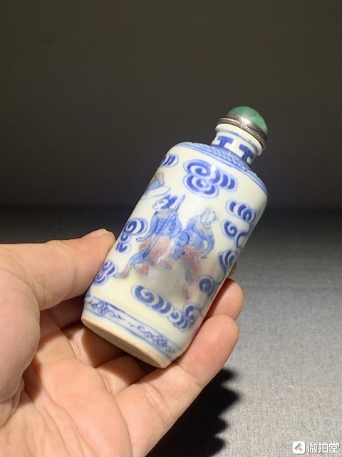 古玩陶瓷青花釉里紅人物故事紋鼻煙壺真品鑒賞圖