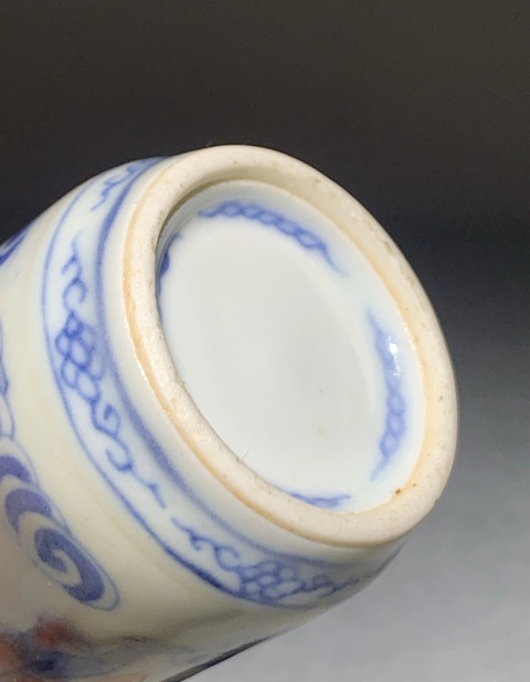 古玩陶瓷青花釉里紅人物故事紋鼻煙壺真品鑒賞圖