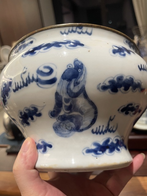 古玩陶瓷青花獅子滾銹球紋馬蹄尊真品鑒賞圖