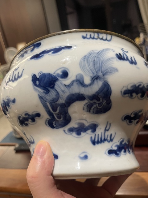 古玩陶瓷青花獅子滾銹球紋馬蹄尊真品鑒賞圖