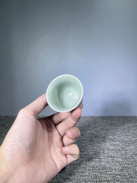 古玩陶瓷創(chuàng)匯.青釉暗刻花卉紋杯拍賣，當前價格0元