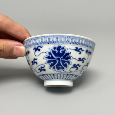 古玩陶瓷青花纏枝花卉紋蓮子碗真品鑒賞圖