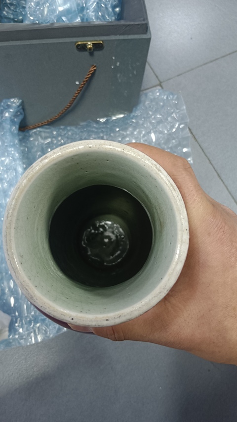 古玩陶瓷紅釉瓶真品鑒賞圖