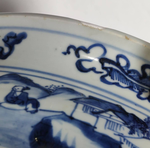 古玩陶瓷人物紋青花三足香爐真品鑒賞圖