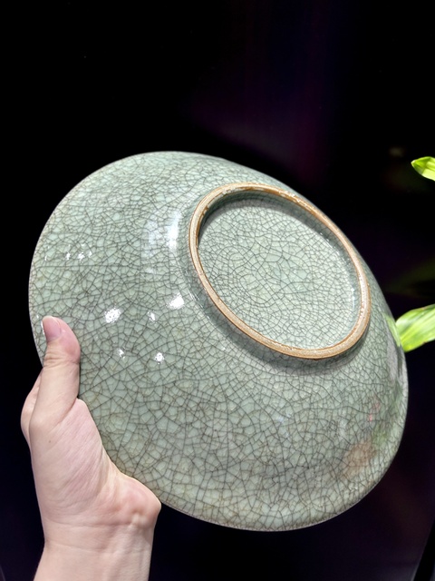 古玩陶瓷仿龍泉青釉冰片紋盤真品鑒賞圖