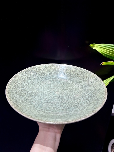 古玩陶瓷仿龍泉青釉冰片紋盤真品鑒賞圖