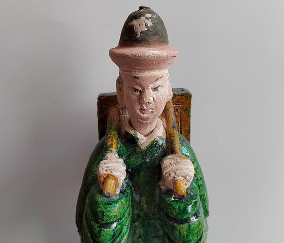 古玩陶瓷碩大的精品明代三彩背桌書生俑45厘米拍賣，當前價格228元