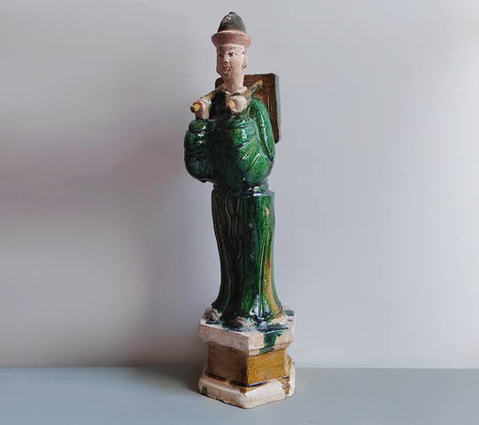 古玩陶瓷碩大的精品明代三彩背桌書生俑45厘米拍賣，當前價格228元