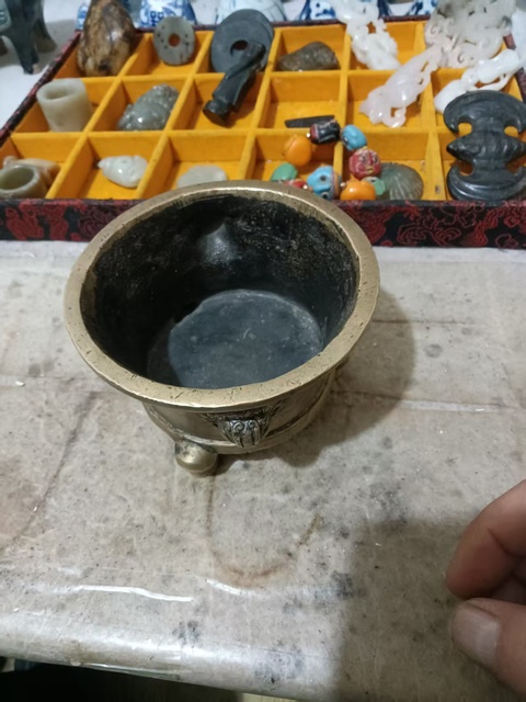 古玩銅器雙獅耳三足法盞銅爐真品鑒賞圖