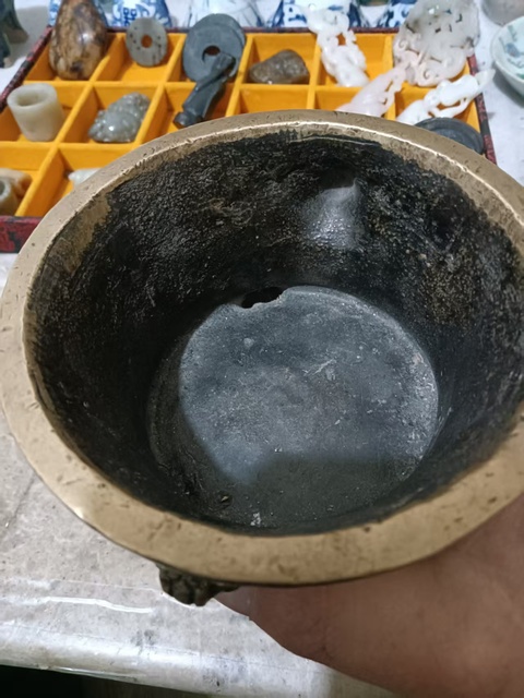 古玩銅器雙獅耳三足法盞銅爐真品鑒賞圖