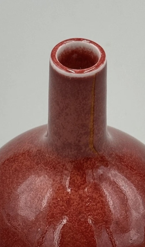 古玩陶瓷紅釉小瓶真品鑒賞圖