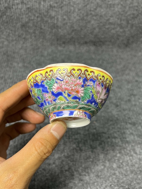 古玩陶瓷粉彩花口杯拍賣，當前價格588元