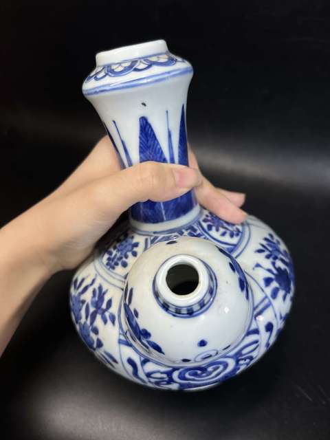 古玩陶瓷青花八寶紋軍持真品鑒賞圖