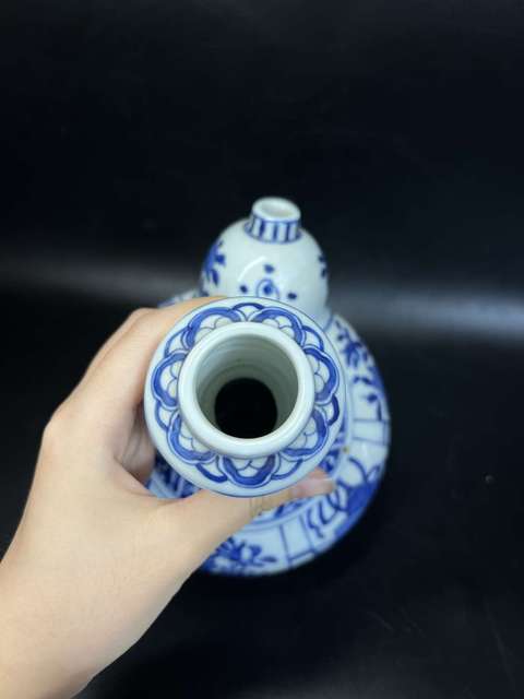 古玩陶瓷青花八寶紋軍持真品鑒賞圖