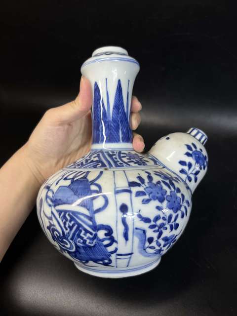 古玩陶瓷青花八寶紋軍持真品鑒賞圖