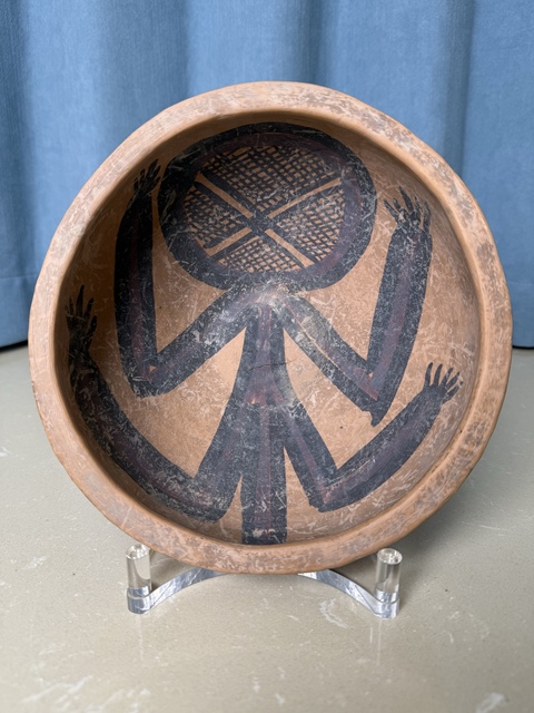 古玩陶瓷黃河流域文明·馬家窯·半山類型·變形人紋缽（博物館藏級）拍賣，當前價格3200元