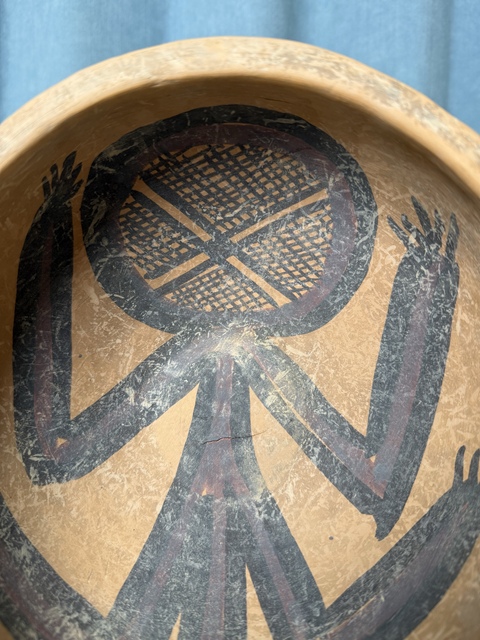 古玩陶瓷黃河流域文明·馬家窯·半山類型·變形人紋缽（博物館藏級）拍賣，當前價格3200元