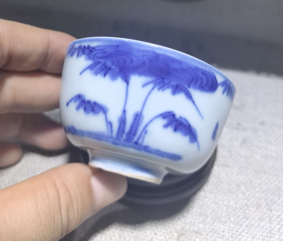 古玩陶瓷青花蝶戀花紋杯真品鑒賞圖