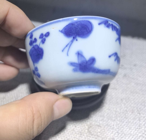 古玩陶瓷青花蝶戀花紋杯真品鑒賞圖