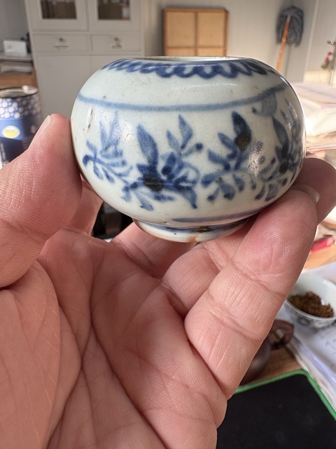 古玩陶瓷花卉紋青花水盂真品鑒賞圖