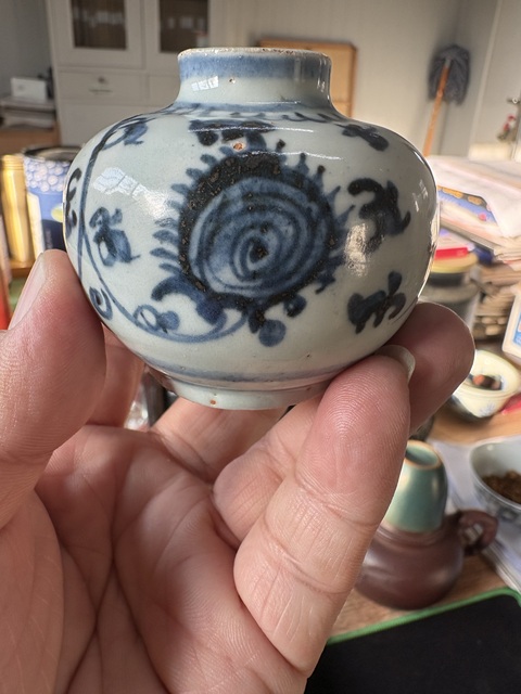 古玩陶瓷花卉紋青花水盂真品鑒賞圖