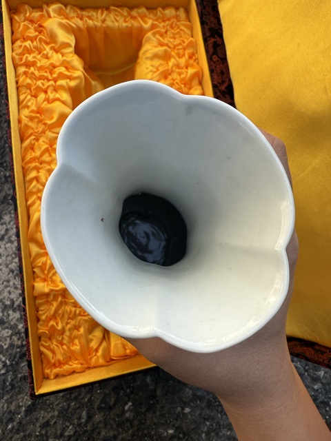 古玩陶瓷粉彩花鳥紋海棠口瓶真品鑒賞圖