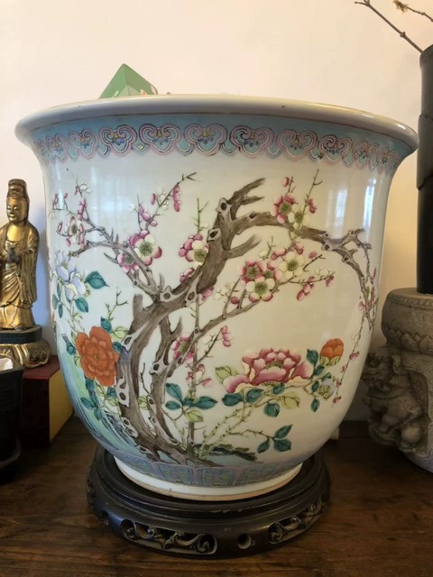 古玩陶瓷清晚期 粉彩花卉紋大花盆真品鑒賞圖