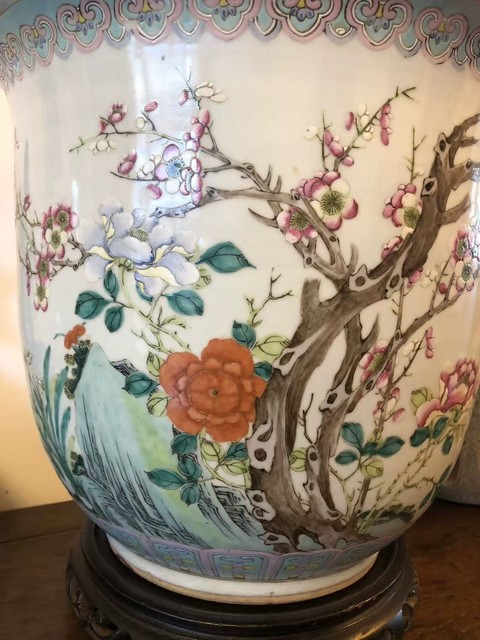 古玩陶瓷清晚期 粉彩花卉紋大花盆真品鑒賞圖