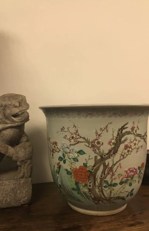 古玩陶瓷清晚期 粉彩花卉紋大花盆真品鑒賞圖